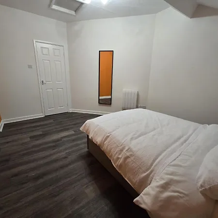 Apartman First Floor Light-up Bristol