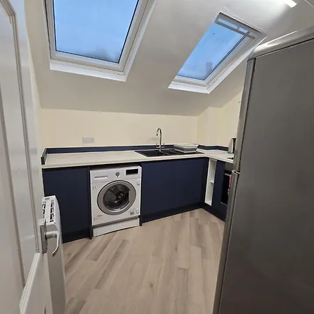 First Floor Light-up Appartement *