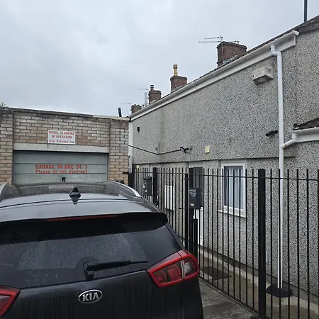 Daire First Floor Light-up Bristol